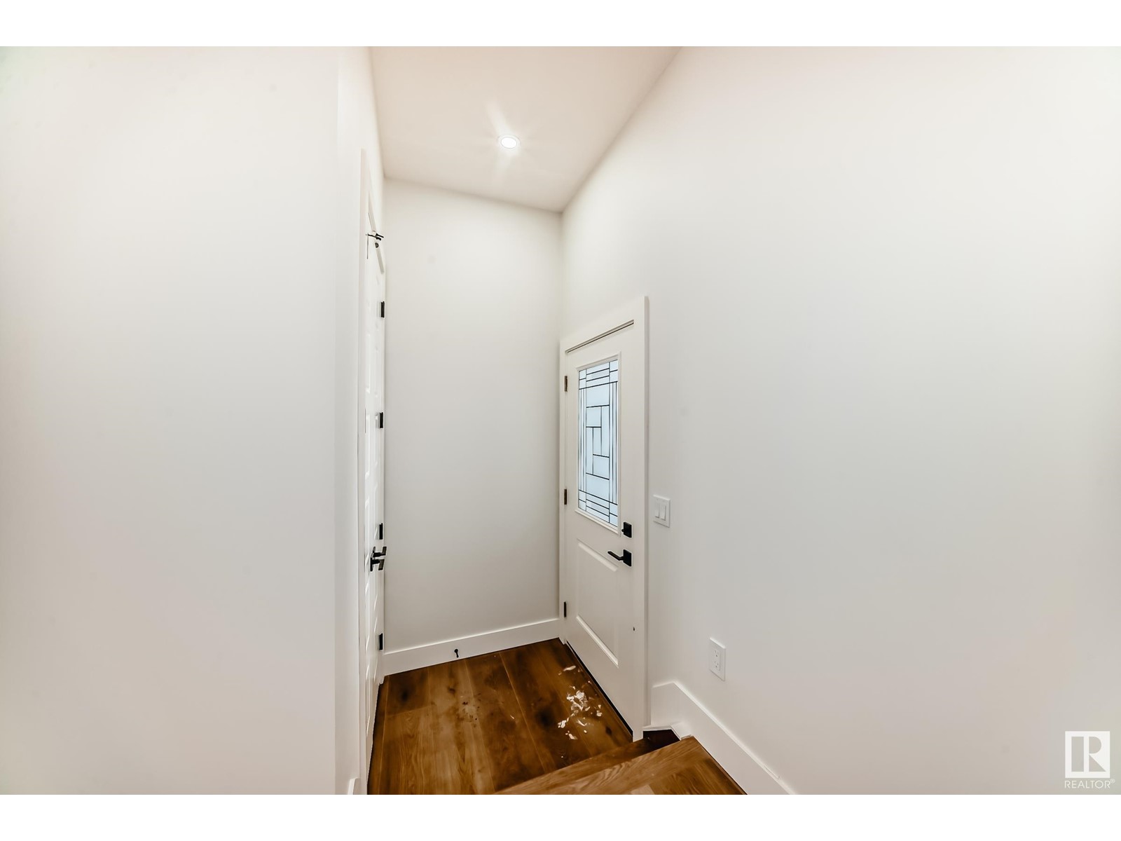 Property at 5024 67 ST image 1