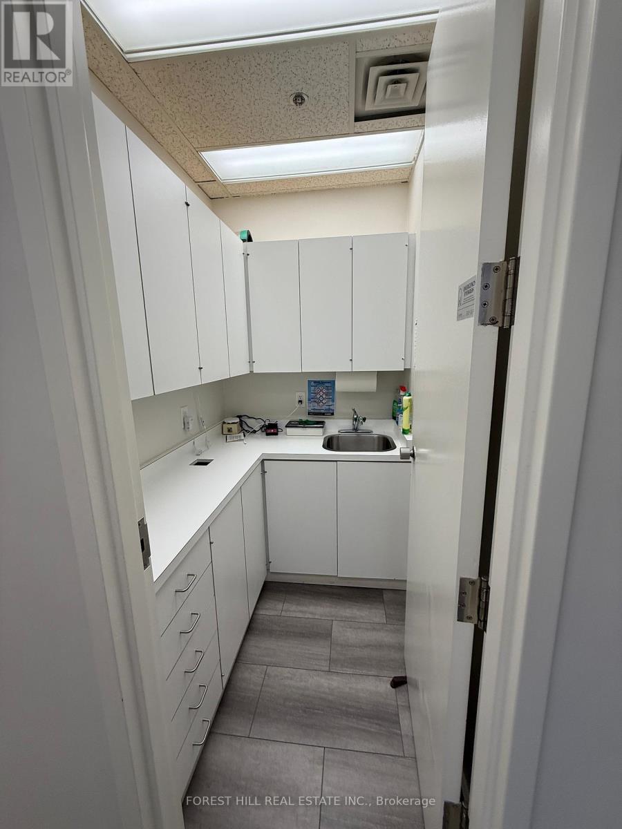 705 - 2300 Yonge Street, Toronto (Yonge-Eglinton), Ontario  M4P 1E4 - Photo 8 - C11958441