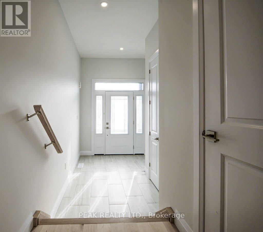 236 Applewood Street, Blandford-Blenheim, Ontario  N0J 1S0 - Photo 4 - X11958463