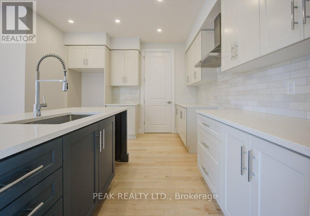 236 Applewood Street, Blandford-Blenheim, Ontario  N0J 1S0 - Photo 7 - X11958463