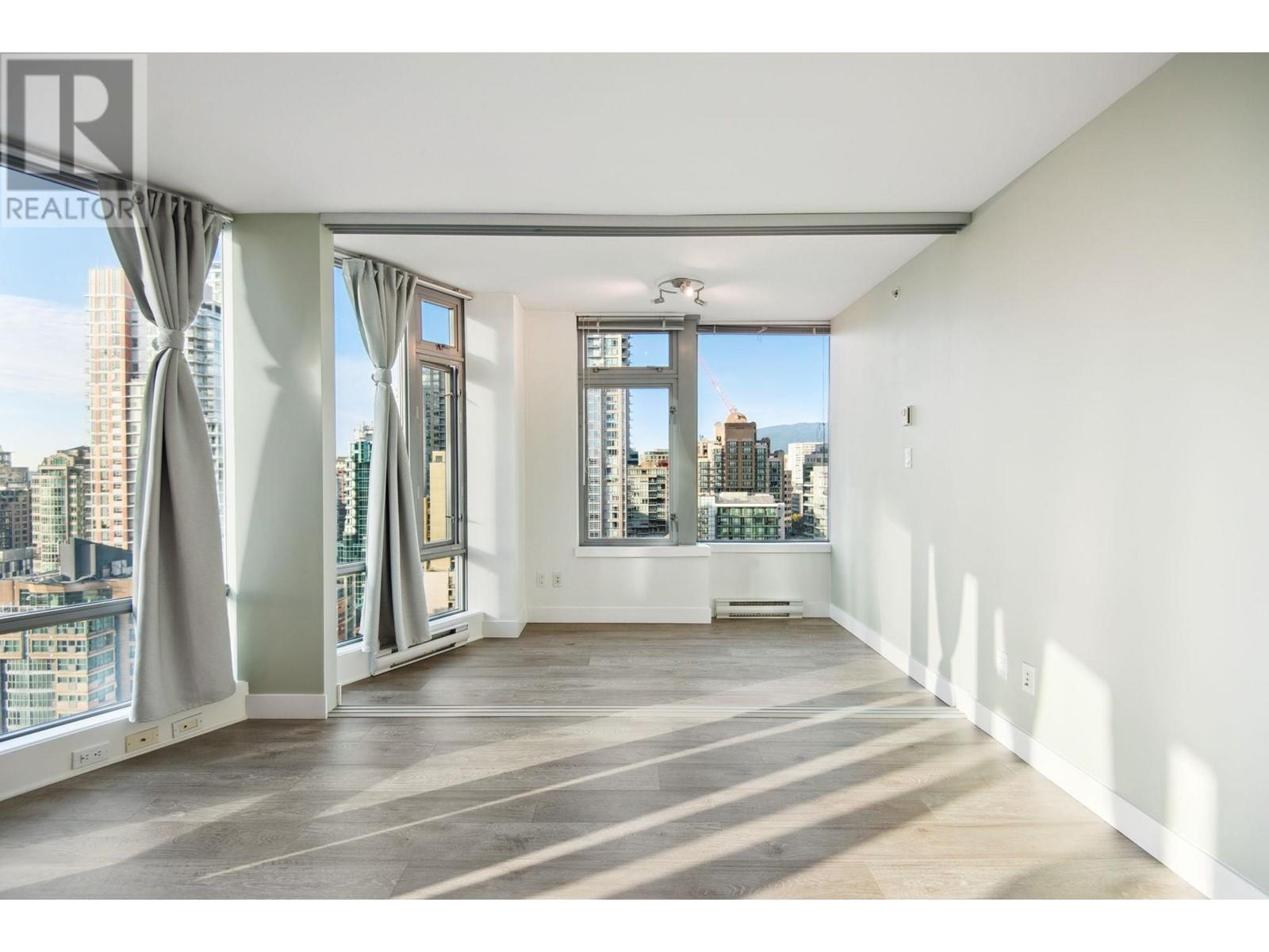 Listing Picture 4 of 31 : 2203 1255 SEYMOUR STREET, Vancouver / 溫哥華 - 魯藝地產 Yvonne Lu Group - MLS Medallion Club Member