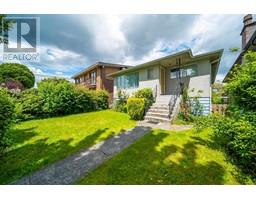 3373 QUEENS AVENUE, Vancouver, British Columbia