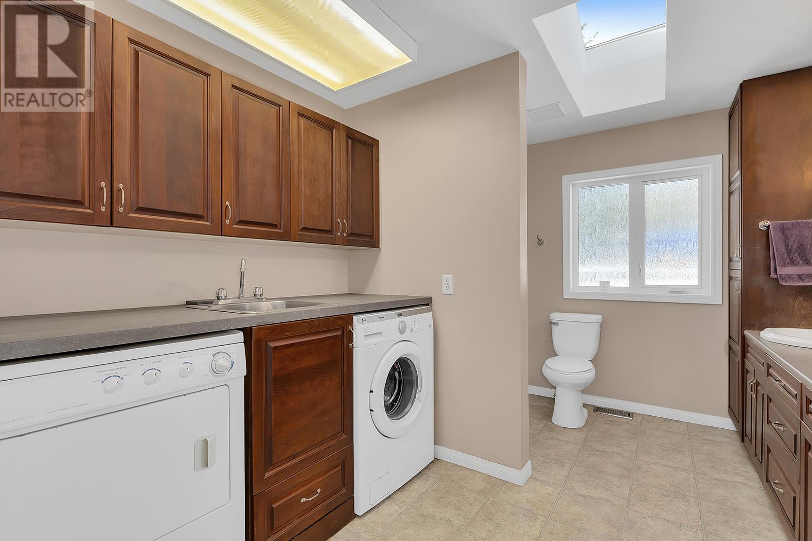 7992 Falcon Ridge Crescent, Kelowna, British Columbia  V1P 1J2 - Photo 30 - 10334503