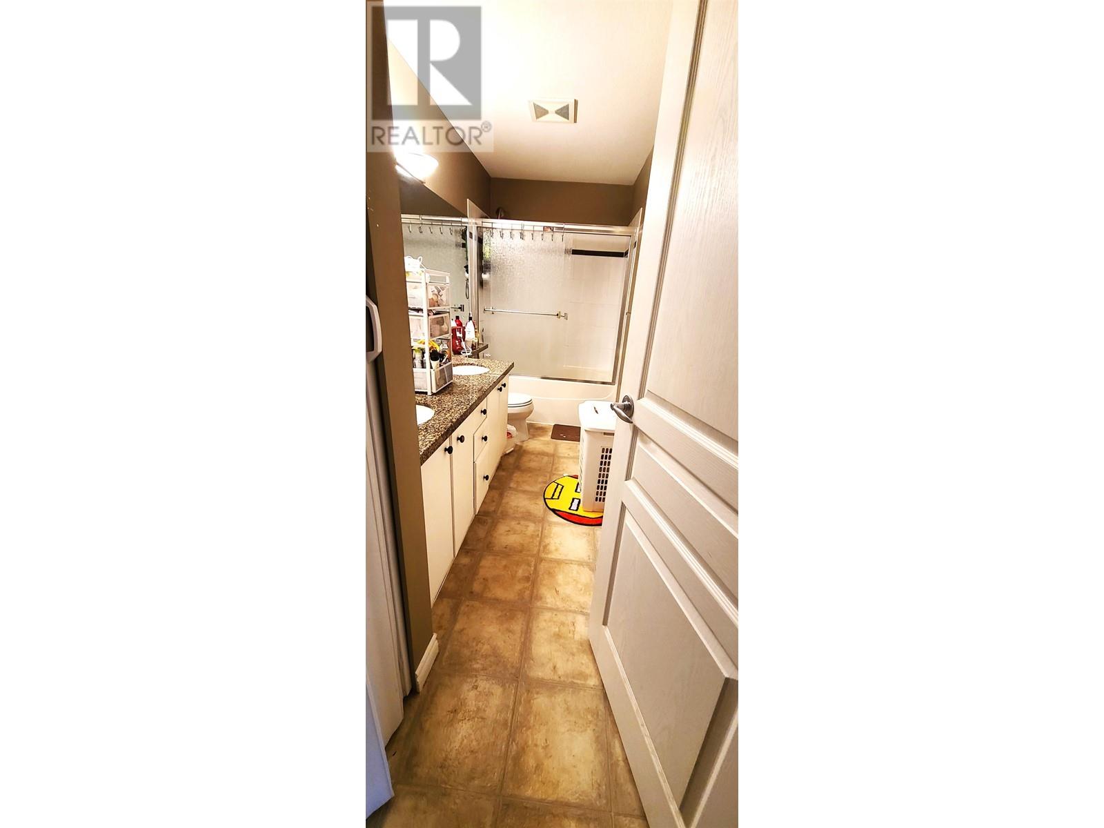 Listing Picture 14 of 30 : 37 7488 SOUTHWYNDE AVENUE, Burnaby / 本拿比 - 魯藝地產 Yvonne Lu Group - MLS Medallion Club Member