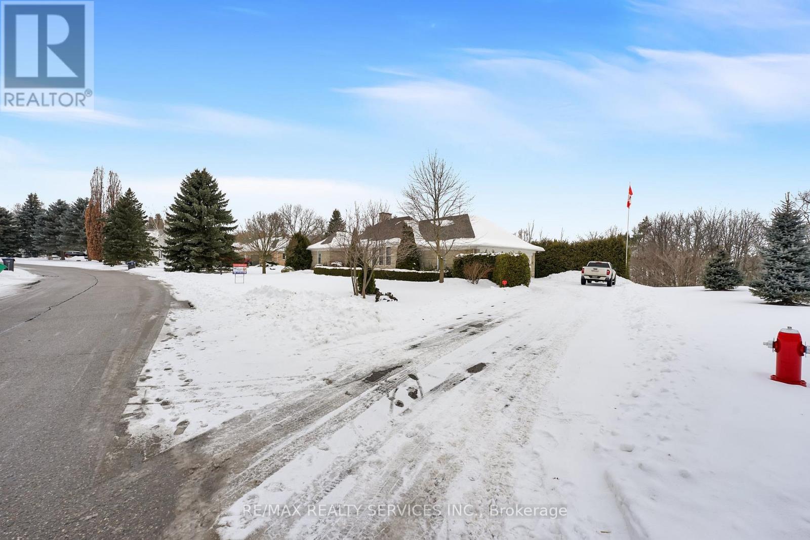 32 West Village Drive, Caledon, Ontario  L7C 1H3 - Photo 3 - W11956472