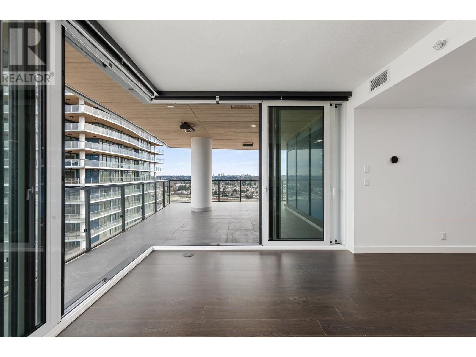 Listing Picture 33 of 39 : 2502 4890 LOUGHEED HIGHWAY, Burnaby / 本拿比 - 魯藝地產 Yvonne Lu Group - MLS Medallion Club Member