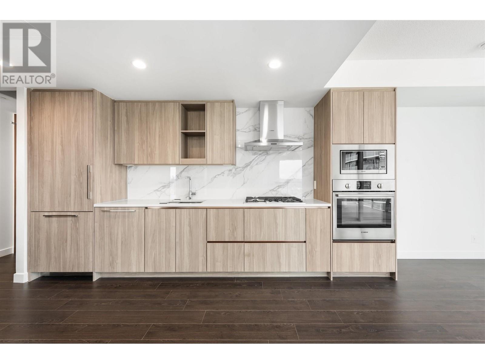Listing Picture 7 of 39 : 2502 4890 LOUGHEED HIGHWAY, Burnaby / 本拿比 - 魯藝地產 Yvonne Lu Group - MLS Medallion Club Member