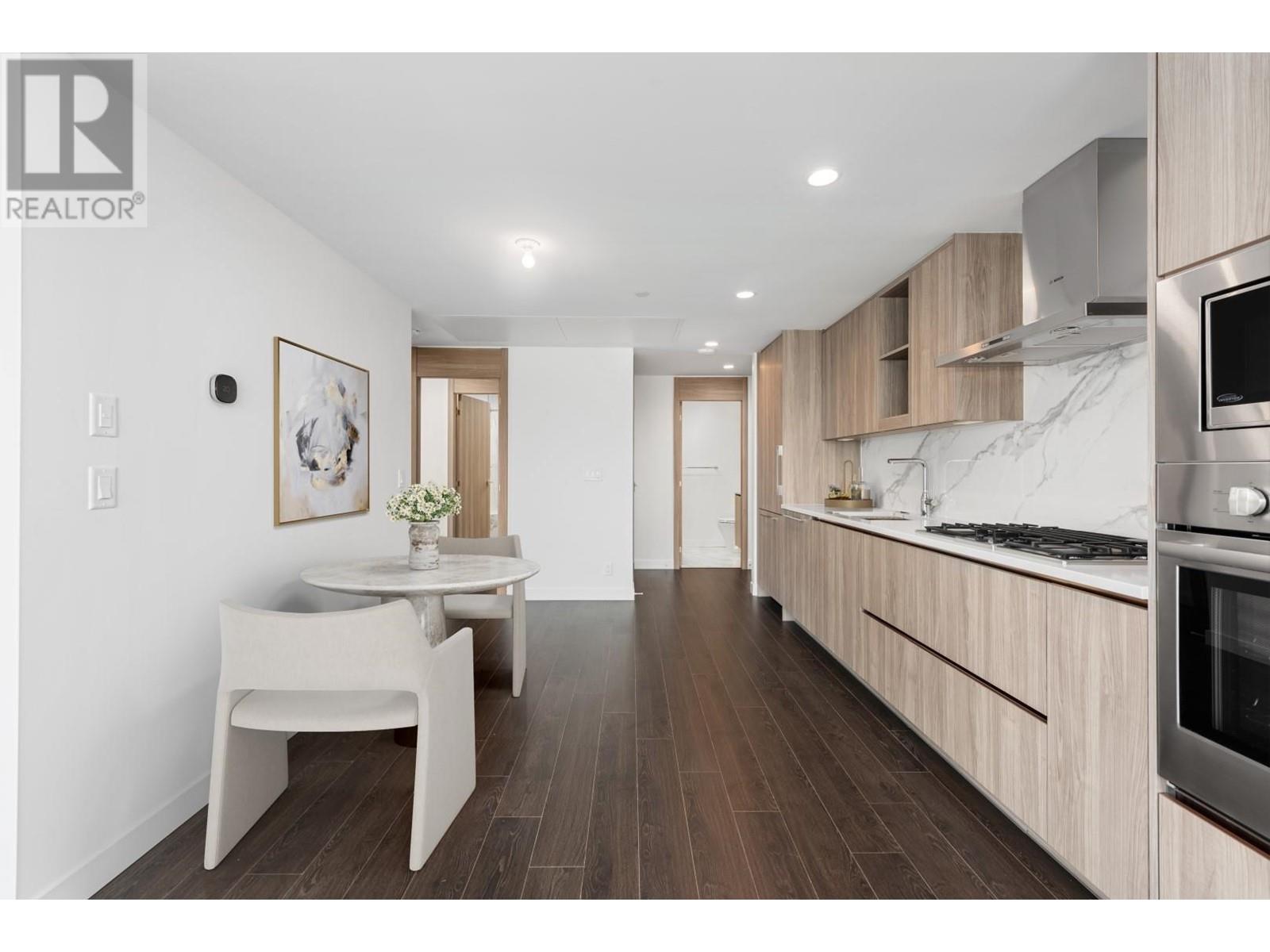 Listing Picture 3 of 39 : 2502 4890 LOUGHEED HIGHWAY, Burnaby / 本拿比 - 魯藝地產 Yvonne Lu Group - MLS Medallion Club Member