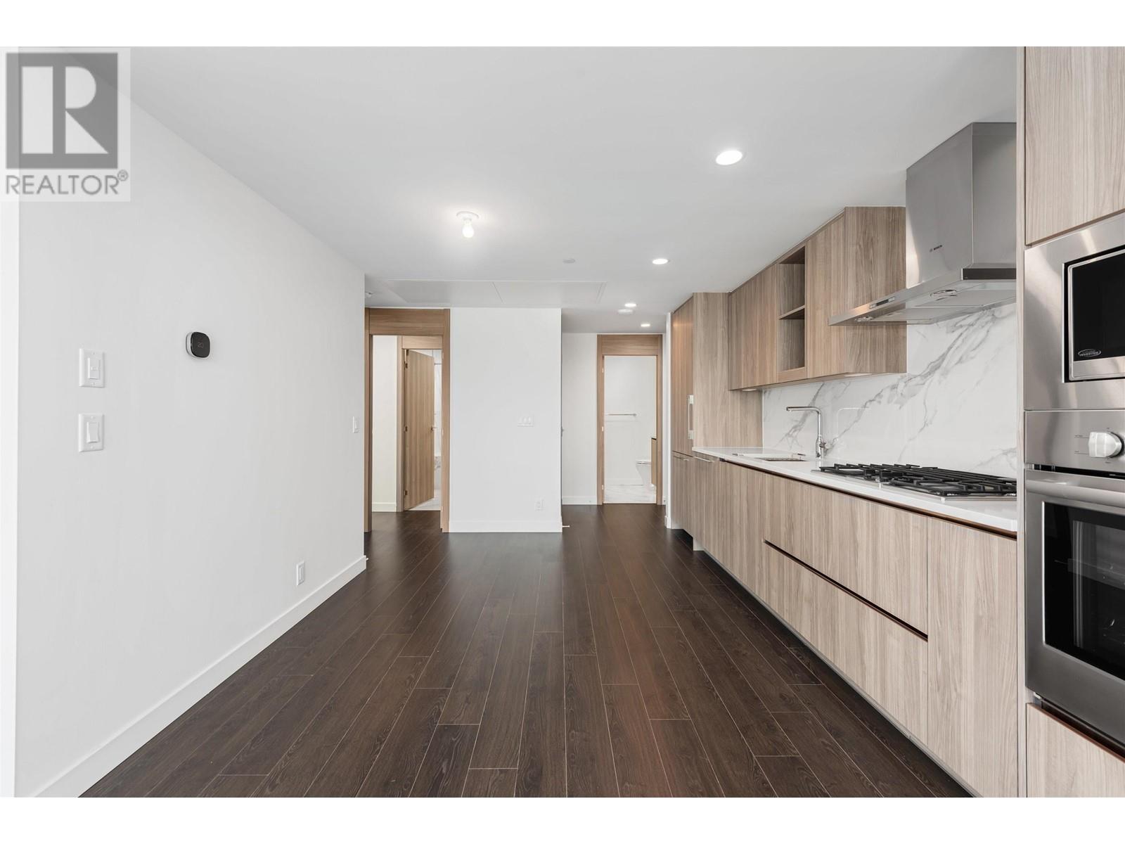Listing Picture 26 of 39 : 2502 4890 LOUGHEED HIGHWAY, Burnaby / 本拿比 - 魯藝地產 Yvonne Lu Group - MLS Medallion Club Member