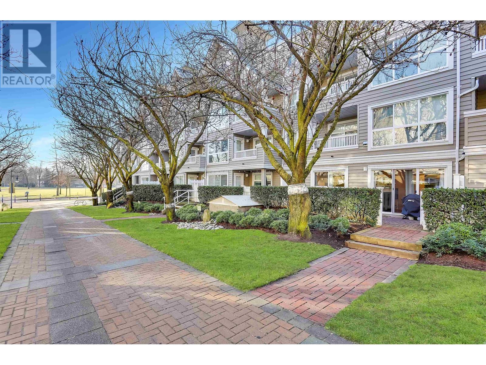 Listing Picture 21 of 24 : 116 5900 DOVER CRESCENT, Richmond / 烈治文 - 魯藝地產 Yvonne Lu Group - MLS Medallion Club Member