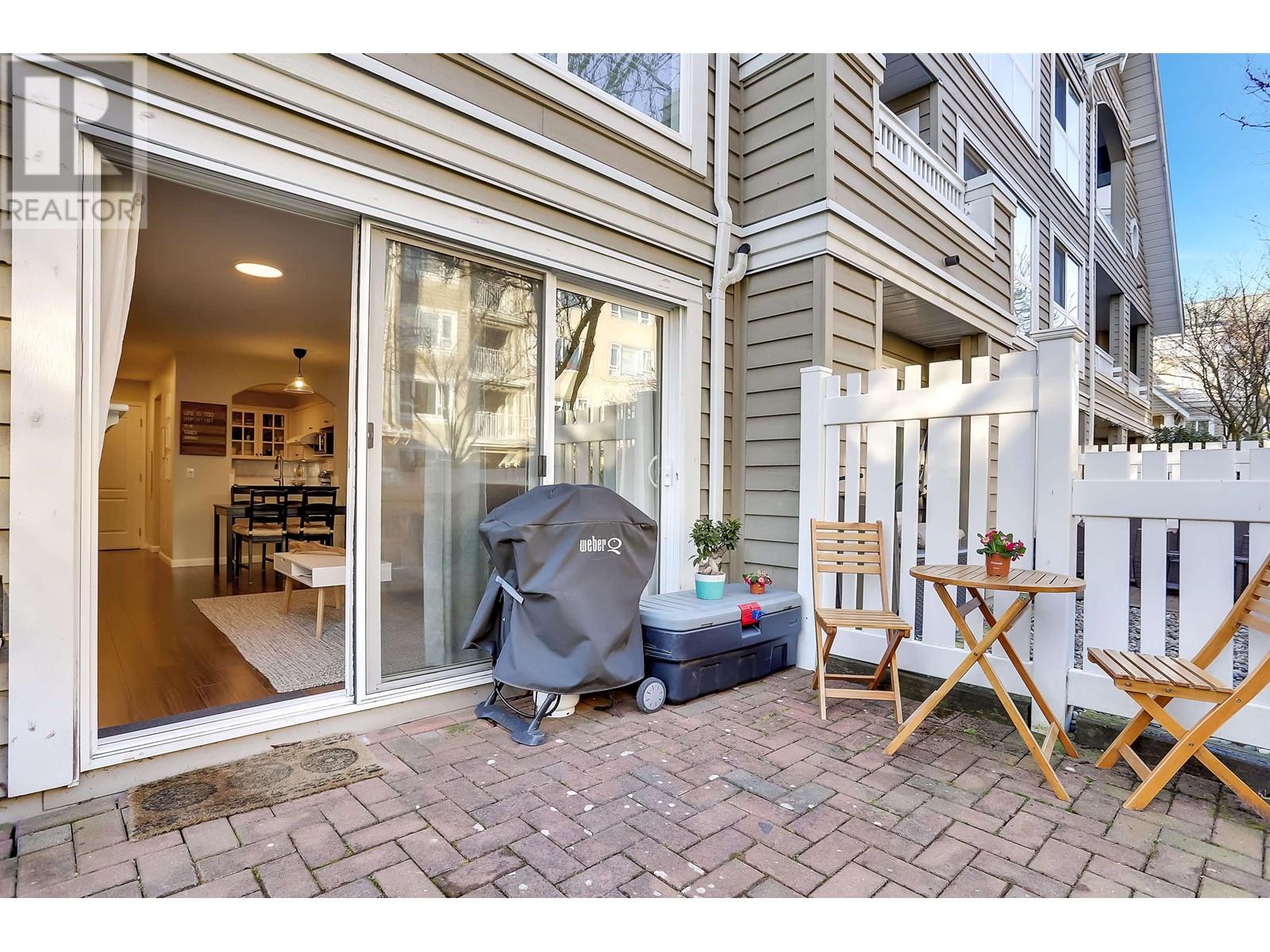 Listing Picture 18 of 24 : 116 5900 DOVER CRESCENT, Richmond / 烈治文 - 魯藝地產 Yvonne Lu Group - MLS Medallion Club Member