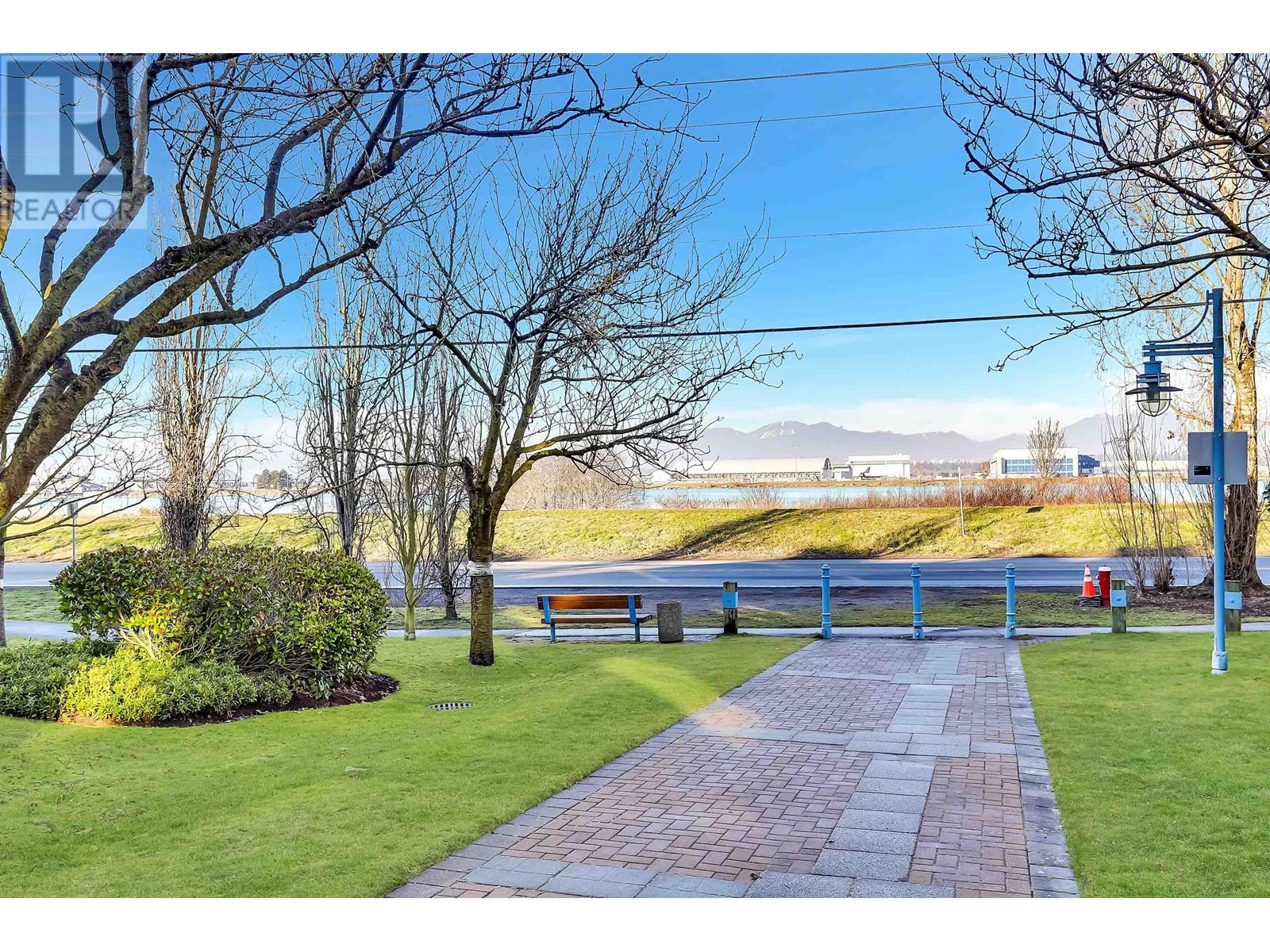 Listing Picture 23 of 24 : 116 5900 DOVER CRESCENT, Richmond / 烈治文 - 魯藝地產 Yvonne Lu Group - MLS Medallion Club Member