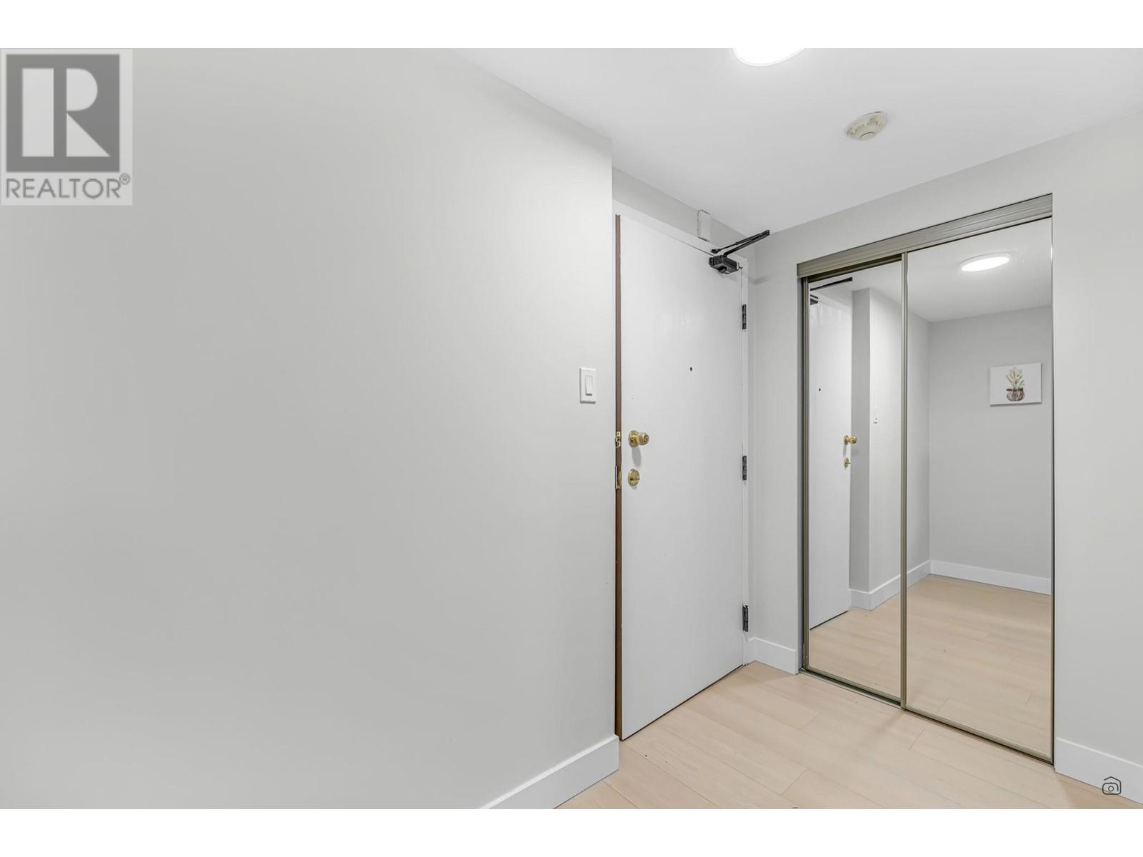 Listing Picture 13 of 16 : 405 6595 WILLINGDON AVENUE, Burnaby / 本拿比 - 魯藝地產 Yvonne Lu Group - MLS Medallion Club Member
