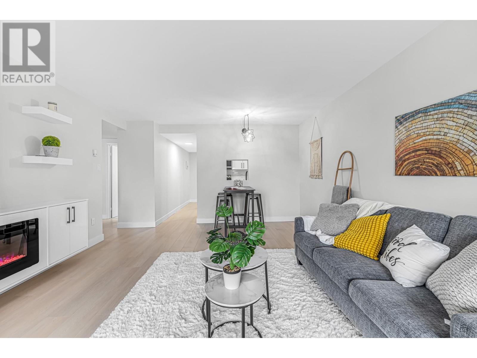 Listing Picture 6 of 16 : 405 6595 WILLINGDON AVENUE, Burnaby / 本拿比 - 魯藝地產 Yvonne Lu Group - MLS Medallion Club Member