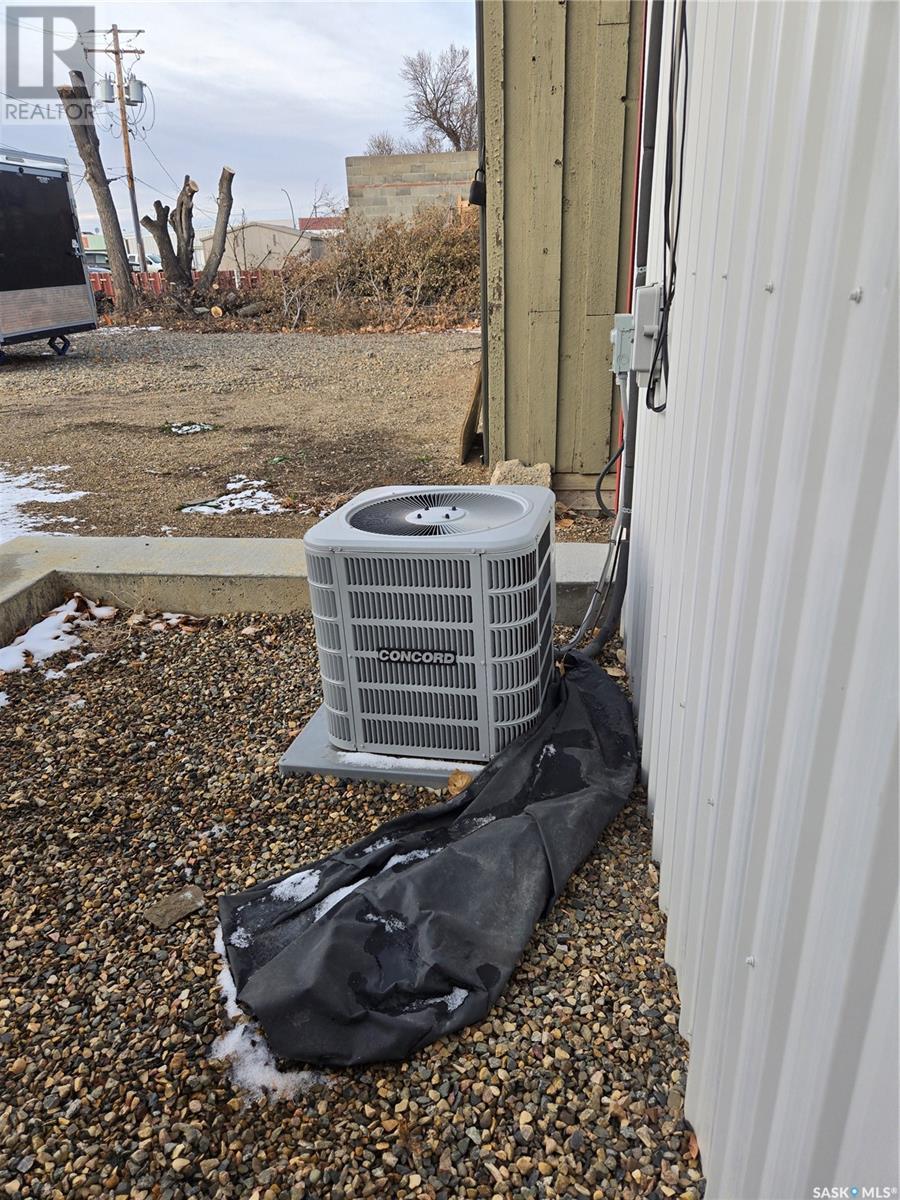 222 Franklin Street, Outlook, Saskatchewan  S0L 2N0 - Photo 32 - SK994180
