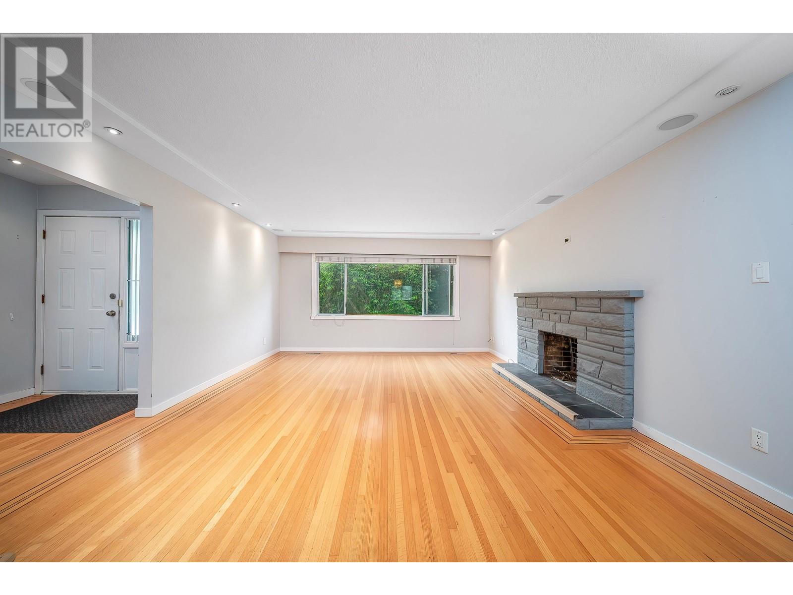 Property at 3063 ROSEMONT DRIVE image 4