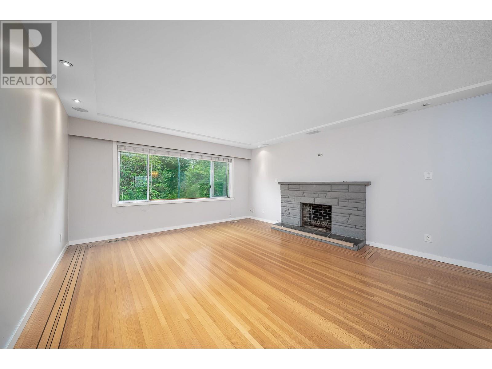 Property at 3063 ROSEMONT DRIVE image 3