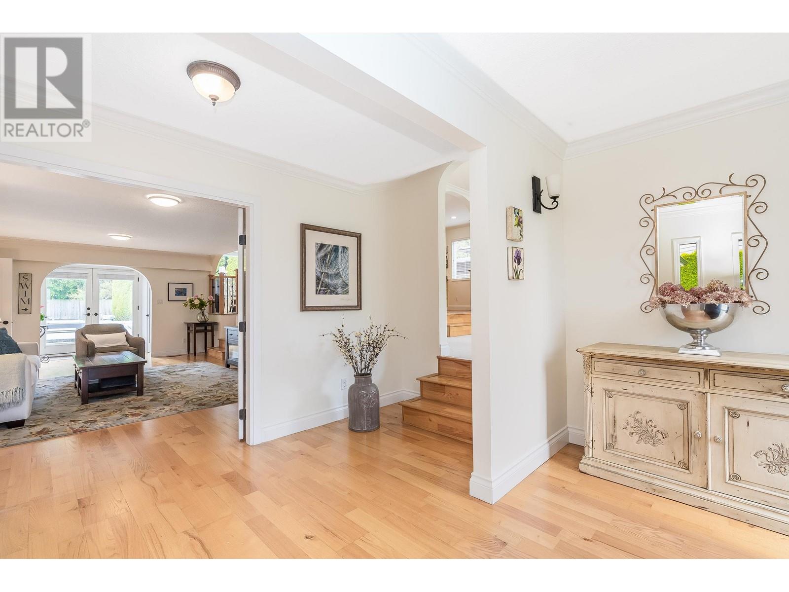Property at 515 ERIN PLACE image 4