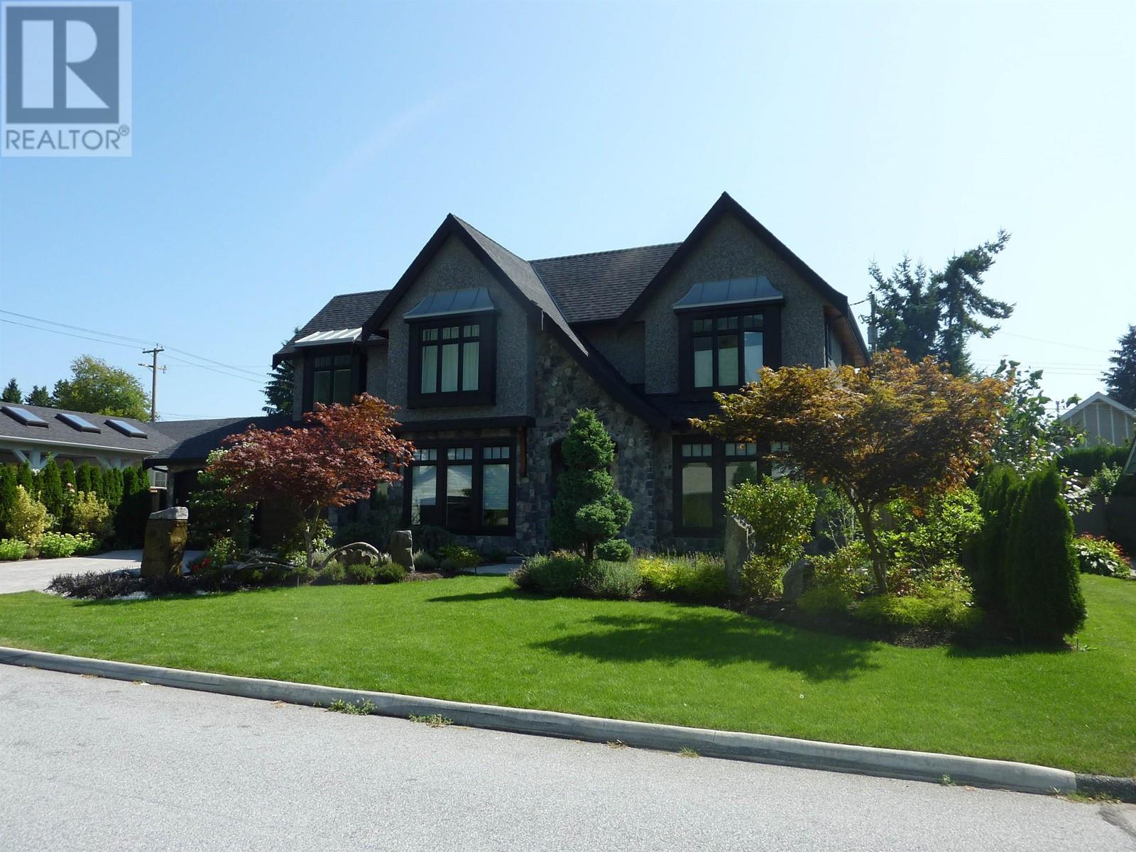 971 Hampshire Road, North Vancouver, British Columbia  V7R 1V1 - Photo 1 - R2964028