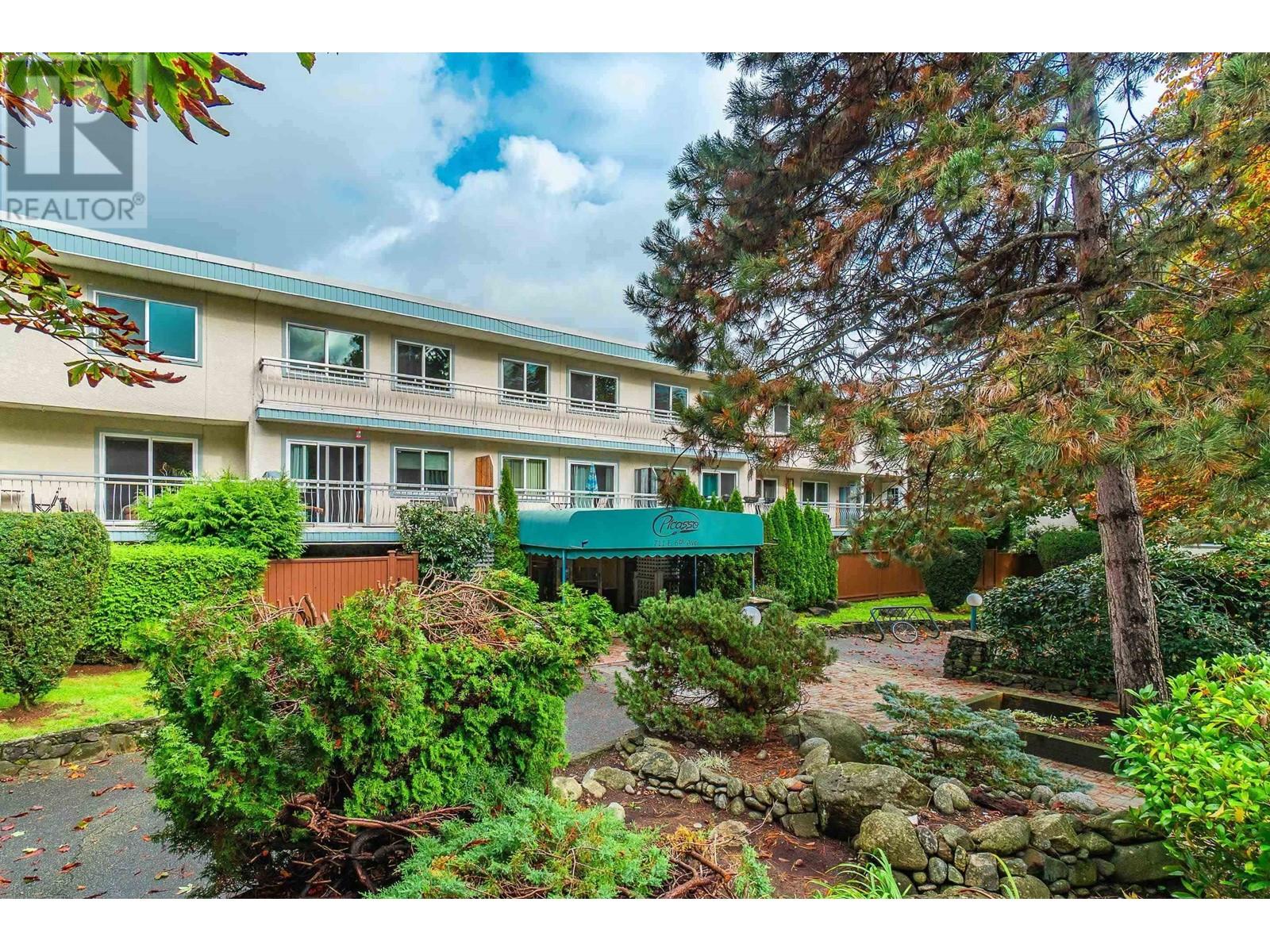 Listing Picture 2 of 14 : 327 711 E 6TH AVENUE, Vancouver / 溫哥華 - 魯藝地產 Yvonne Lu Group - MLS Medallion Club Member