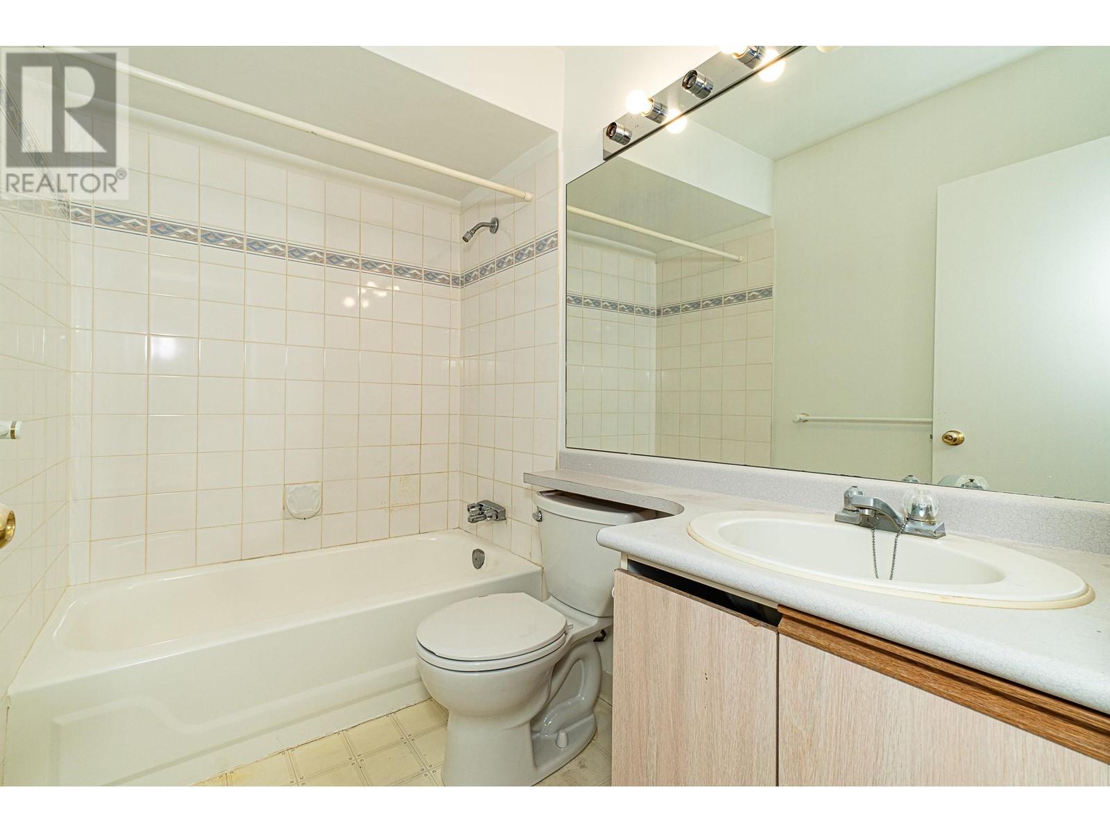 Listing Picture 10 of 14 : 327 711 E 6TH AVENUE, Vancouver / 溫哥華 - 魯藝地產 Yvonne Lu Group - MLS Medallion Club Member