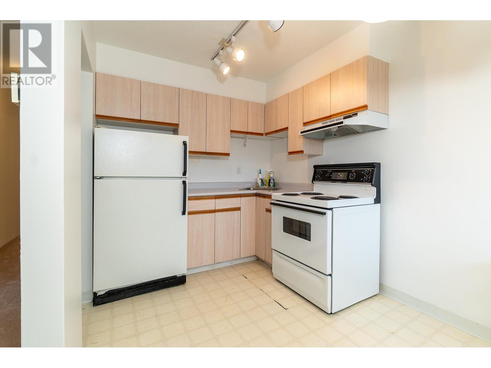 Listing Picture 6 of 14 : 327 711 E 6TH AVENUE, Vancouver / 溫哥華 - 魯藝地產 Yvonne Lu Group - MLS Medallion Club Member