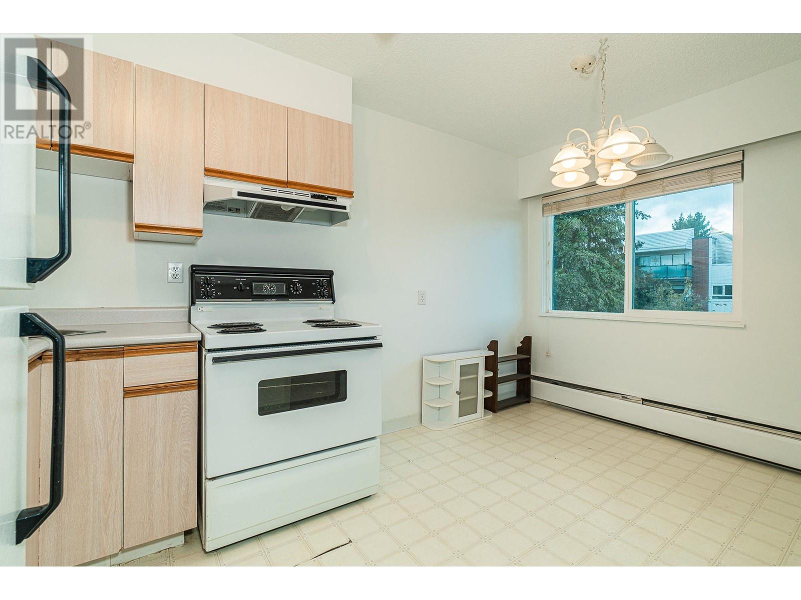 Listing Picture 7 of 14 : 327 711 E 6TH AVENUE, Vancouver / 溫哥華 - 魯藝地產 Yvonne Lu Group - MLS Medallion Club Member