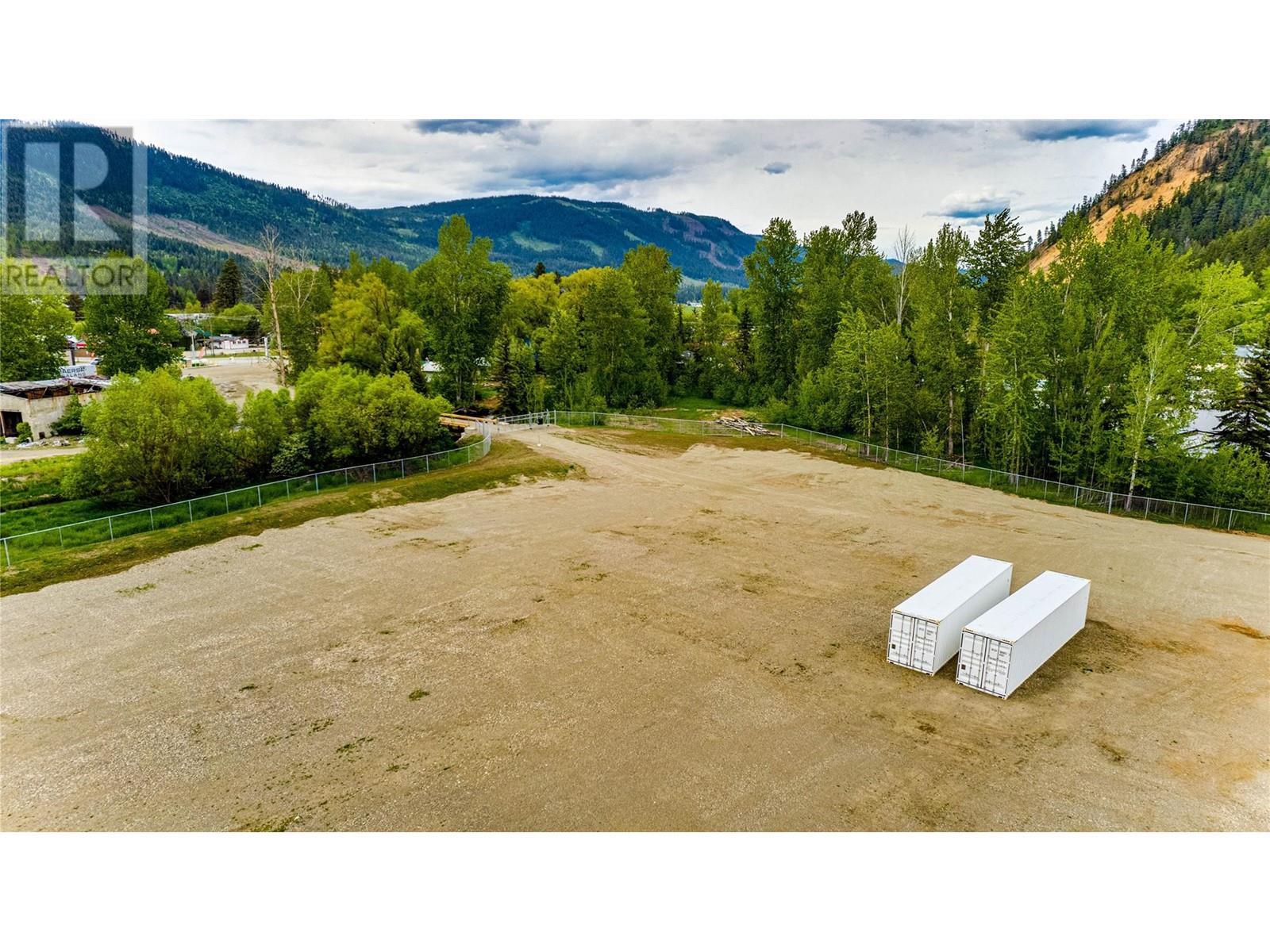 1788 Vernon Street, Lumby, British Columbia  V0E 2G0 - Photo 3 - 10334582