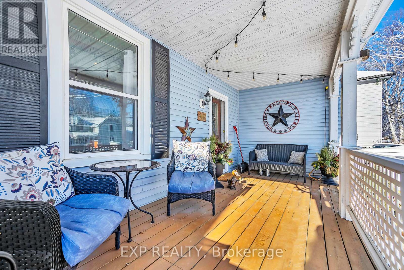 Property at 489 ASHLEY STREET image 4