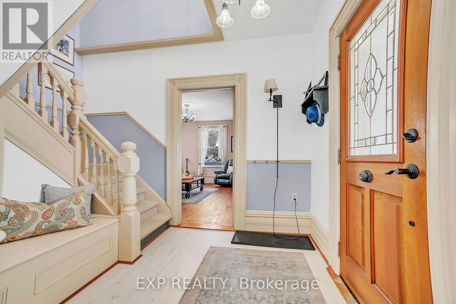 Property at 489 ASHLEY STREET image 5
