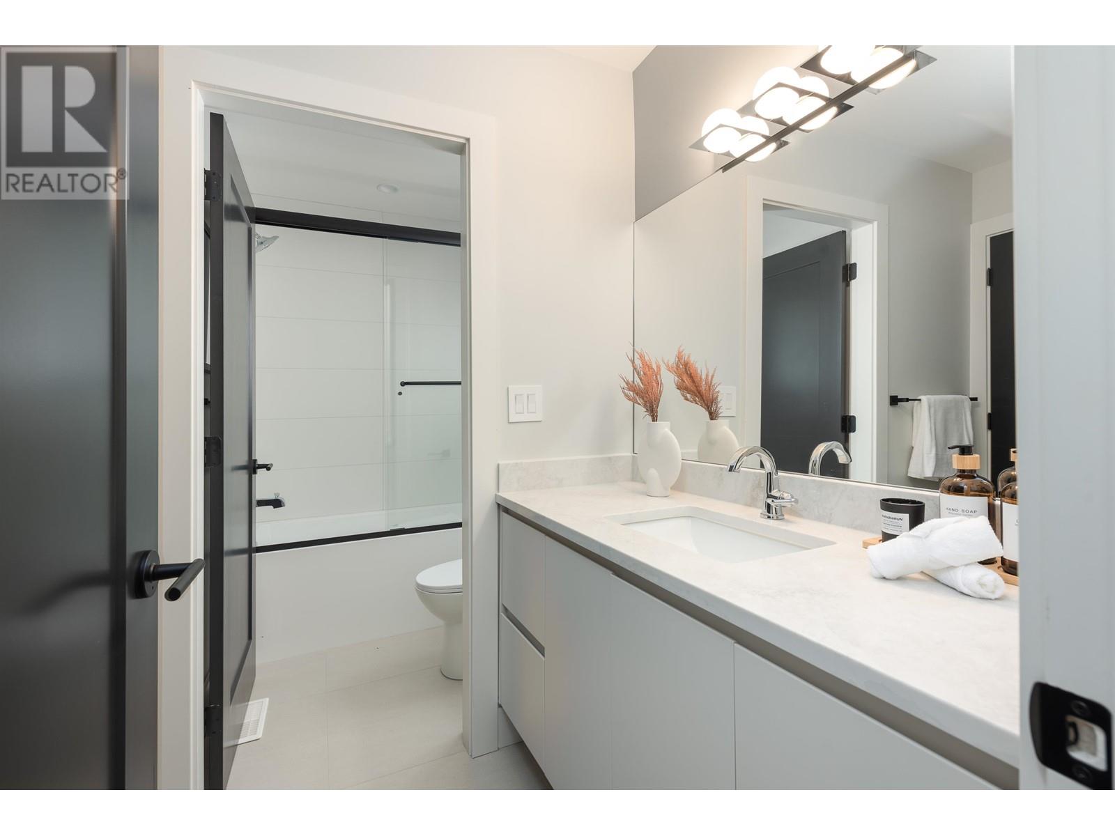 644a Girard Avenue, Coquitlam, British Columbia  V3K 1S8 - Photo 27 - R2961649