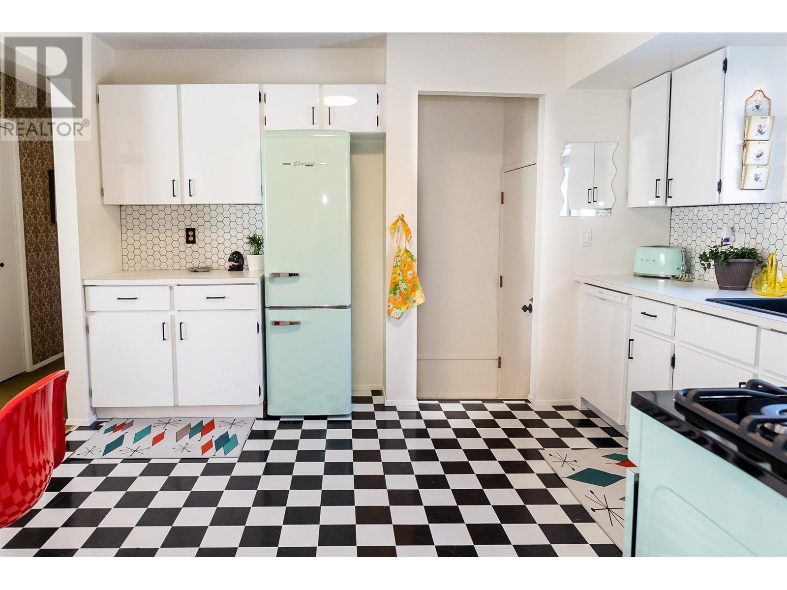 1738 Smithson Drive, Kelowna, British Columbia  V1Y 4E3 - Photo 13 - 10334557