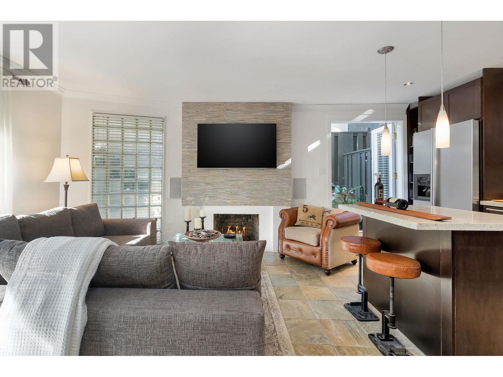 Listing Picture 12 of 15 : 110 1933 W 5TH AVENUE, Vancouver / 溫哥華 - 魯藝地產 Yvonne Lu Group - MLS Medallion Club Member