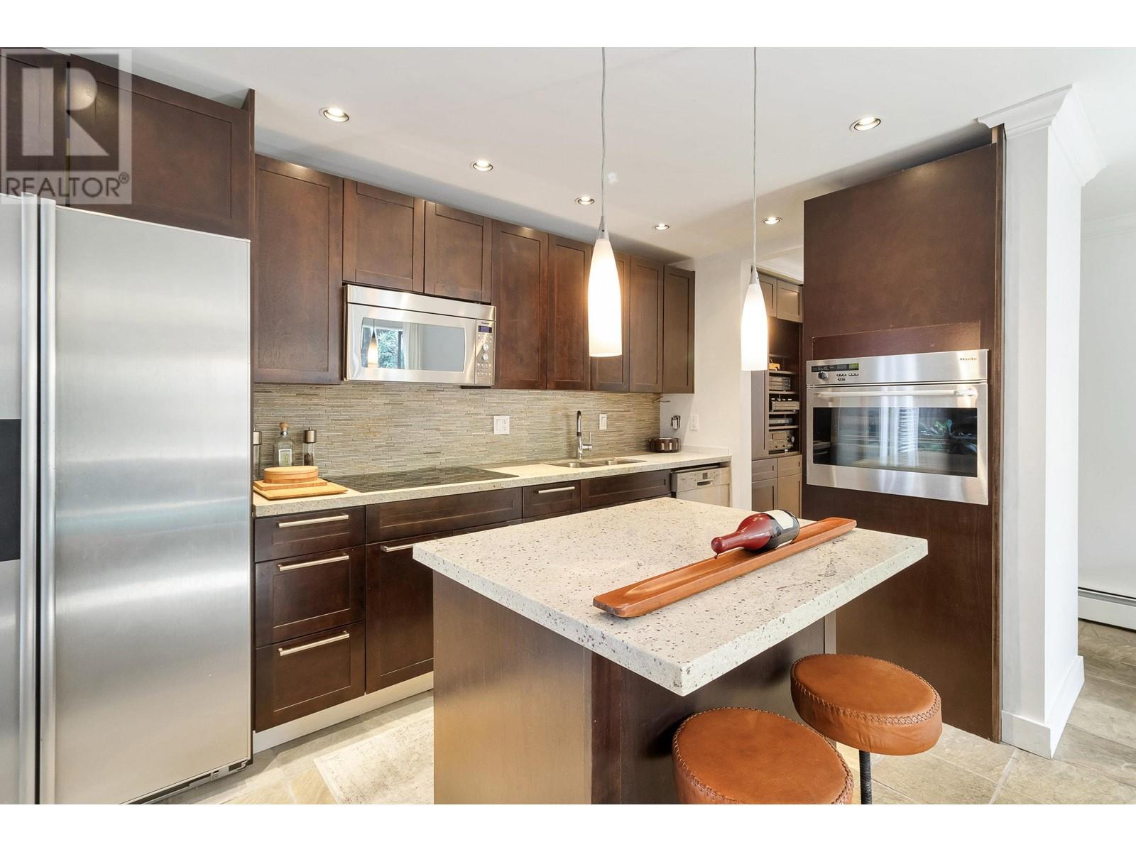 Listing Picture 13 of 15 : 110 1933 W 5TH AVENUE, Vancouver / 溫哥華 - 魯藝地產 Yvonne Lu Group - MLS Medallion Club Member