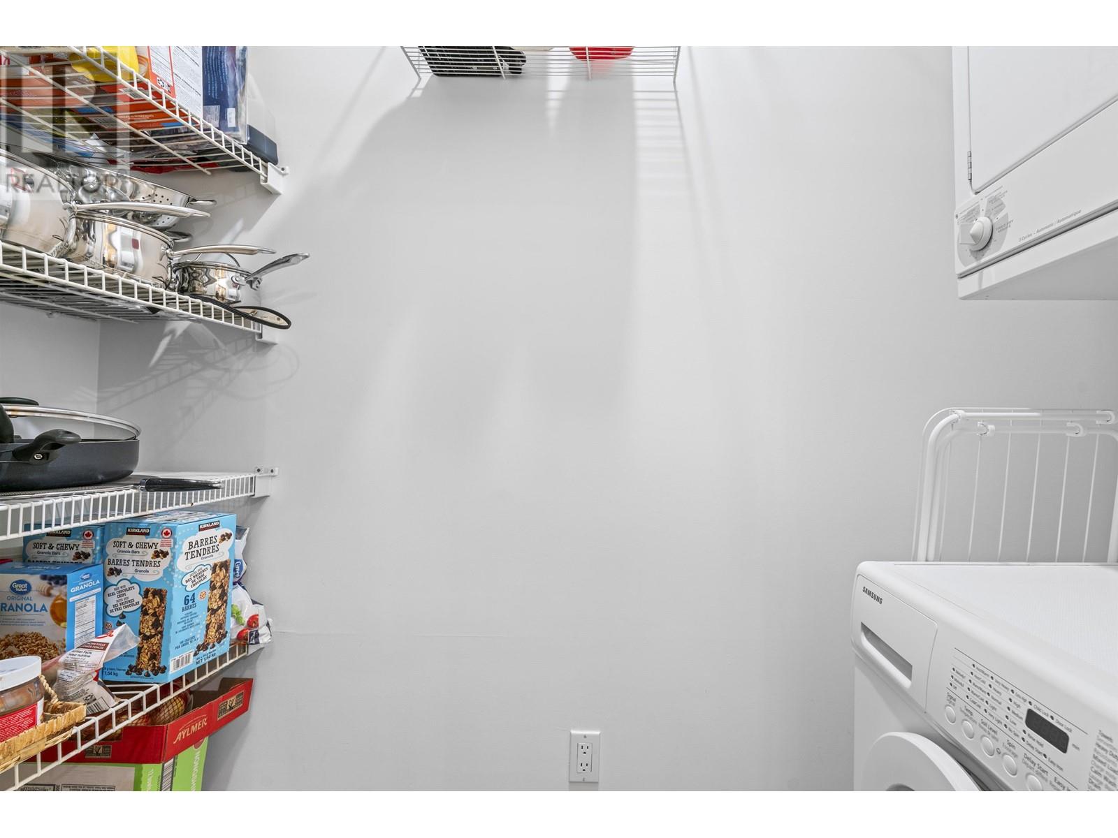 Listing Picture 14 of 33 : 407 8495 JELLICOE STREET, Vancouver / 溫哥華 - 魯藝地產 Yvonne Lu Group - MLS Medallion Club Member