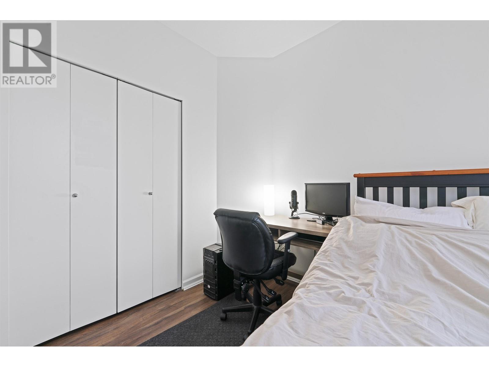 Listing Picture 19 of 33 : 407 8495 JELLICOE STREET, Vancouver / 溫哥華 - 魯藝地產 Yvonne Lu Group - MLS Medallion Club Member