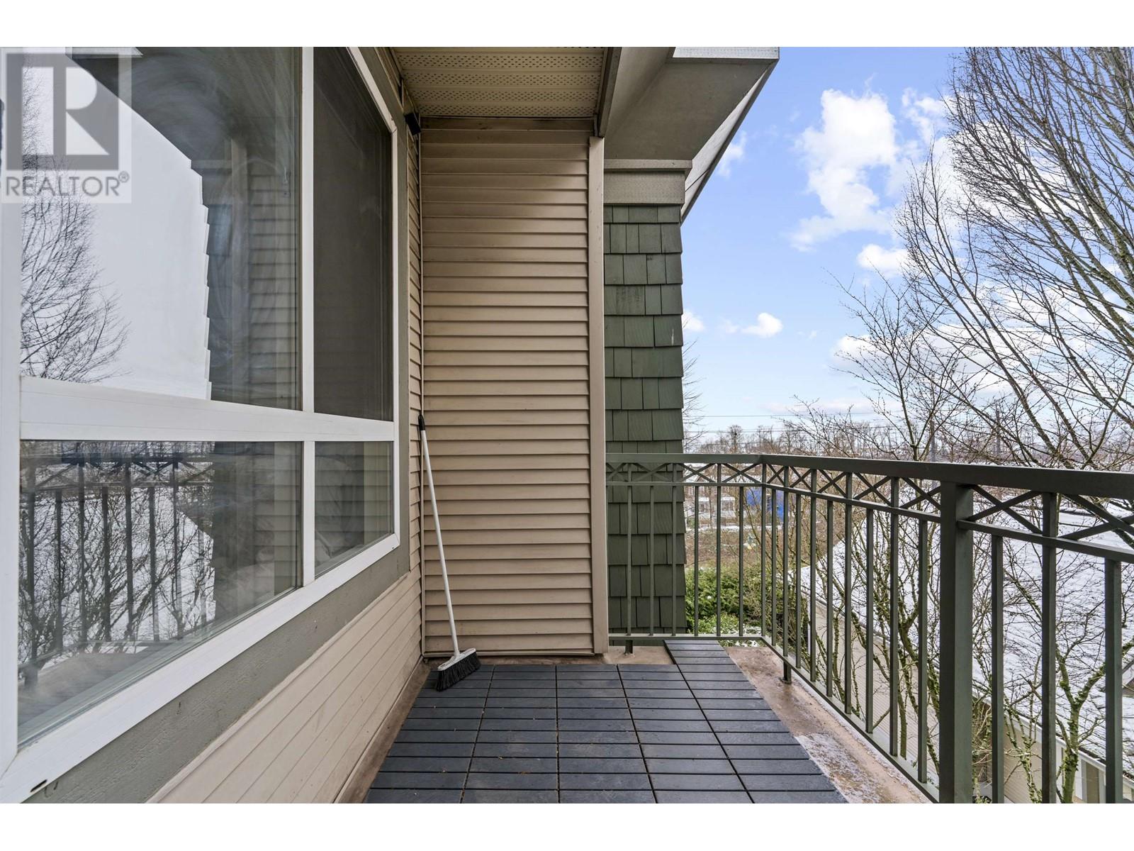 Listing Picture 29 of 33 : 407 8495 JELLICOE STREET, Vancouver / 溫哥華 - 魯藝地產 Yvonne Lu Group - MLS Medallion Club Member