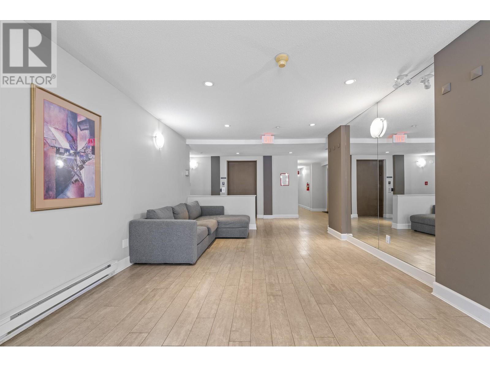 Listing Picture 30 of 33 : 407 8495 JELLICOE STREET, Vancouver / 溫哥華 - 魯藝地產 Yvonne Lu Group - MLS Medallion Club Member