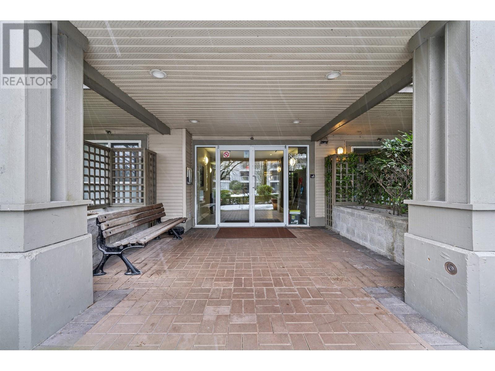 Listing Picture 31 of 33 : 407 8495 JELLICOE STREET, Vancouver / 溫哥華 - 魯藝地產 Yvonne Lu Group - MLS Medallion Club Member