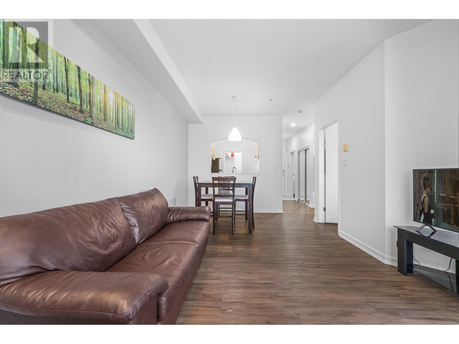 Listing Picture 7 of 33 : 407 8495 JELLICOE STREET, Vancouver / 溫哥華 - 魯藝地產 Yvonne Lu Group - MLS Medallion Club Member