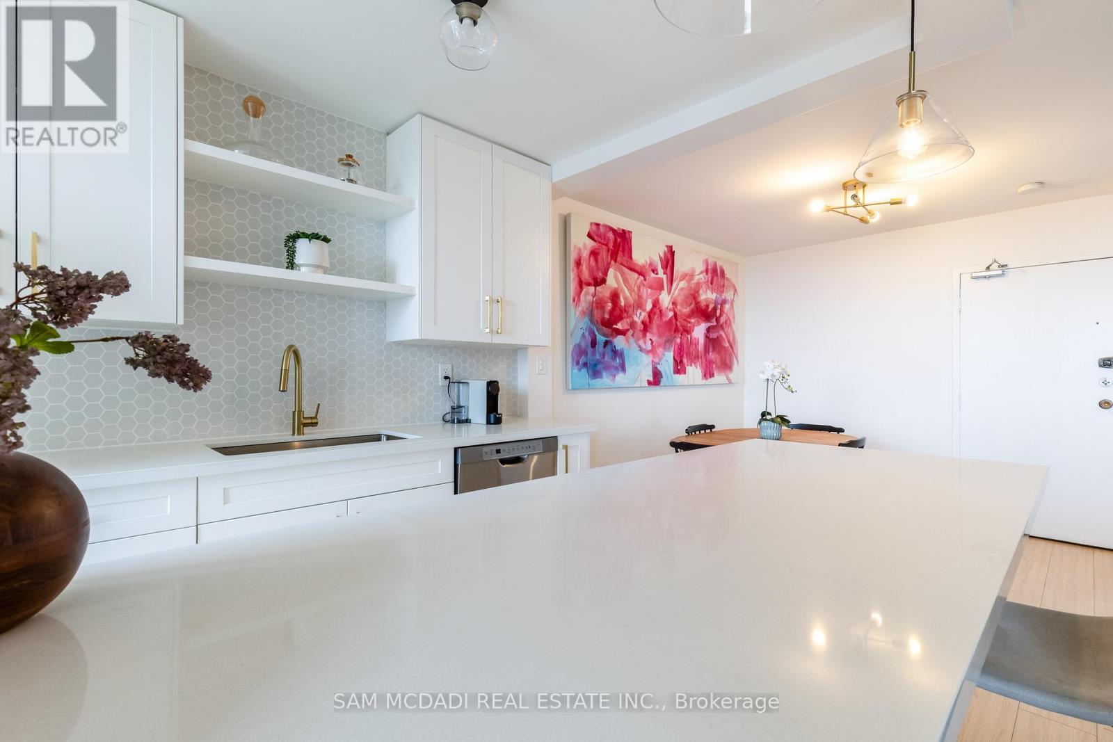 Property at 1001 - 966 INVERHOUSE DRIVE image 4