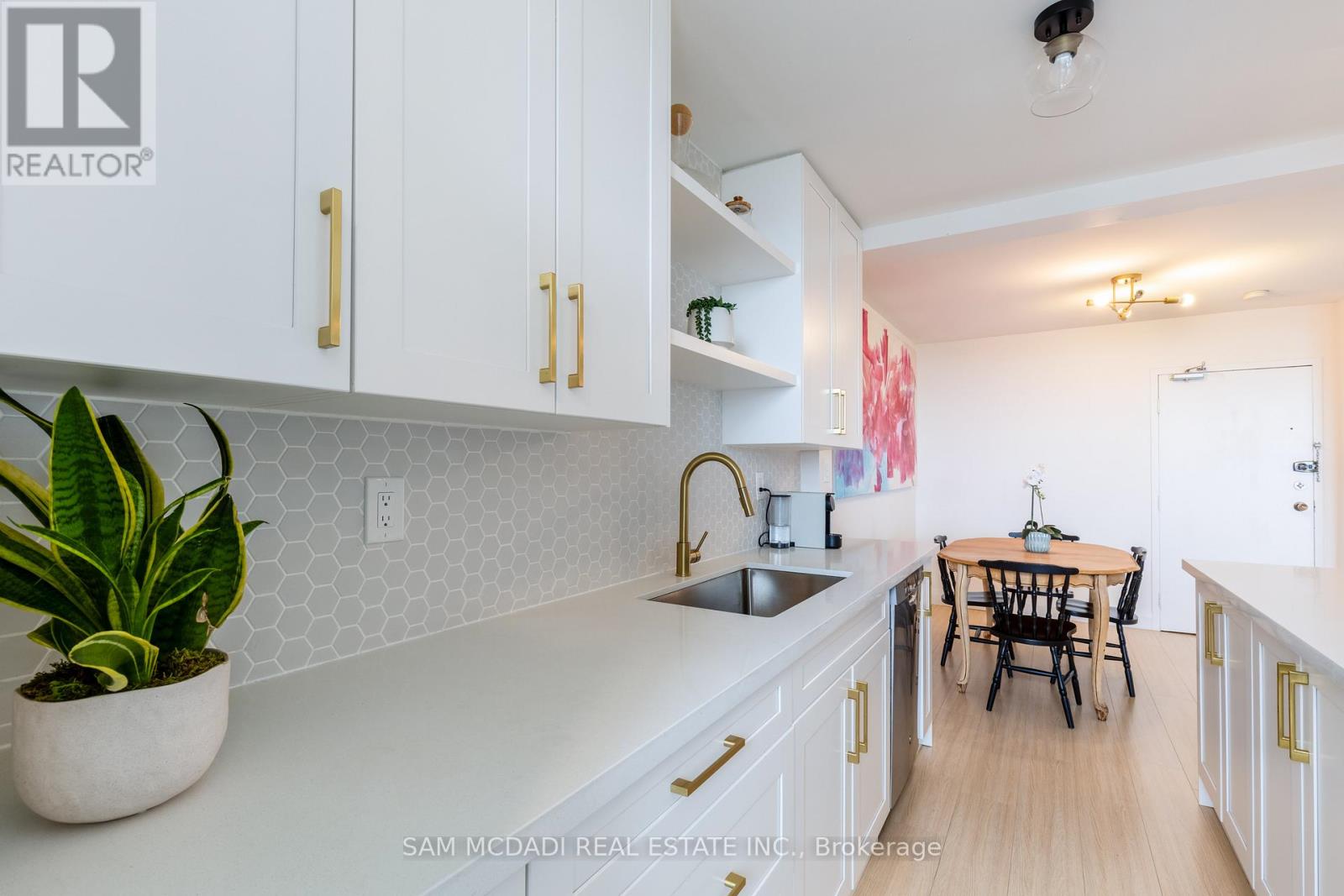 Property at 1001 - 966 INVERHOUSE DRIVE image 5