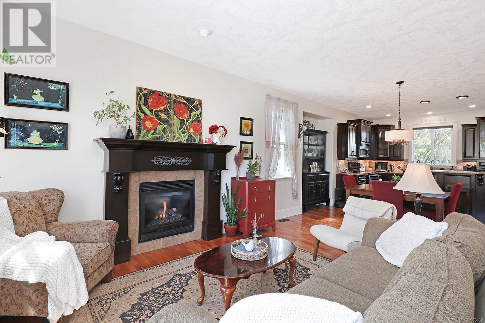 Property at 685 Lancaster Way image 5