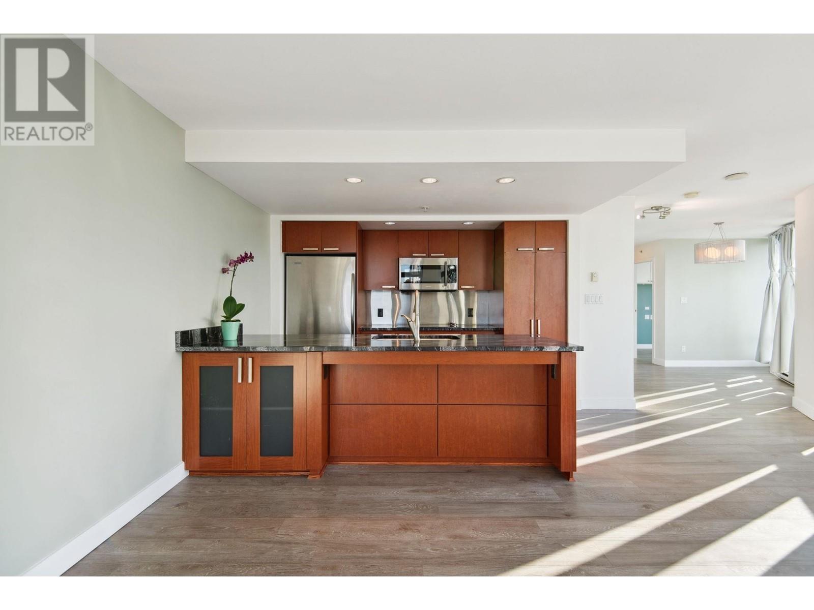 Listing Picture 12 of 31 : 2203 1255 SEYMOUR STREET, Vancouver / 溫哥華 - 魯藝地產 Yvonne Lu Group - MLS Medallion Club Member