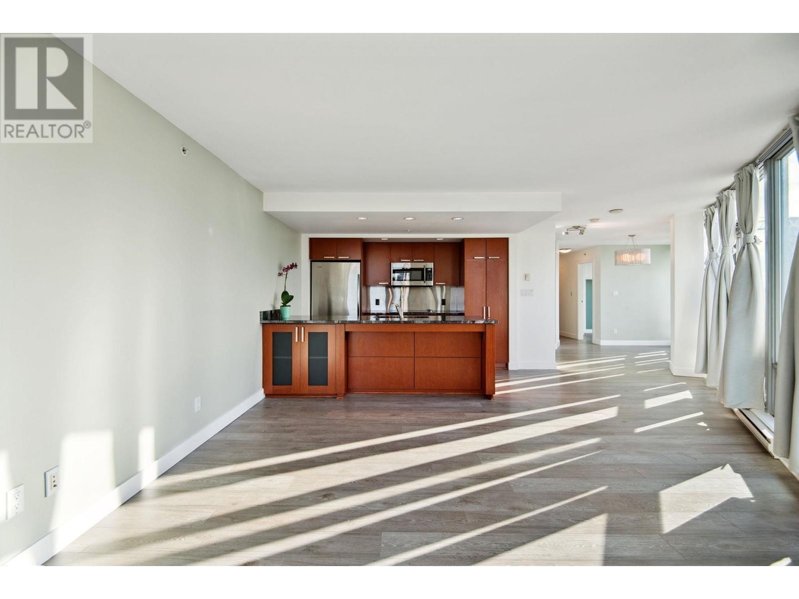 Listing Picture 14 of 31 : 2203 1255 SEYMOUR STREET, Vancouver / 溫哥華 - 魯藝地產 Yvonne Lu Group - MLS Medallion Club Member