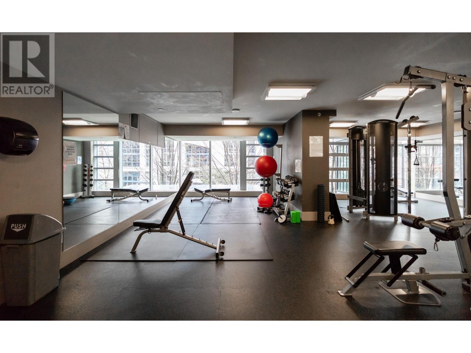 Listing Picture 27 of 31 : 2203 1255 SEYMOUR STREET, Vancouver / 溫哥華 - 魯藝地產 Yvonne Lu Group - MLS Medallion Club Member