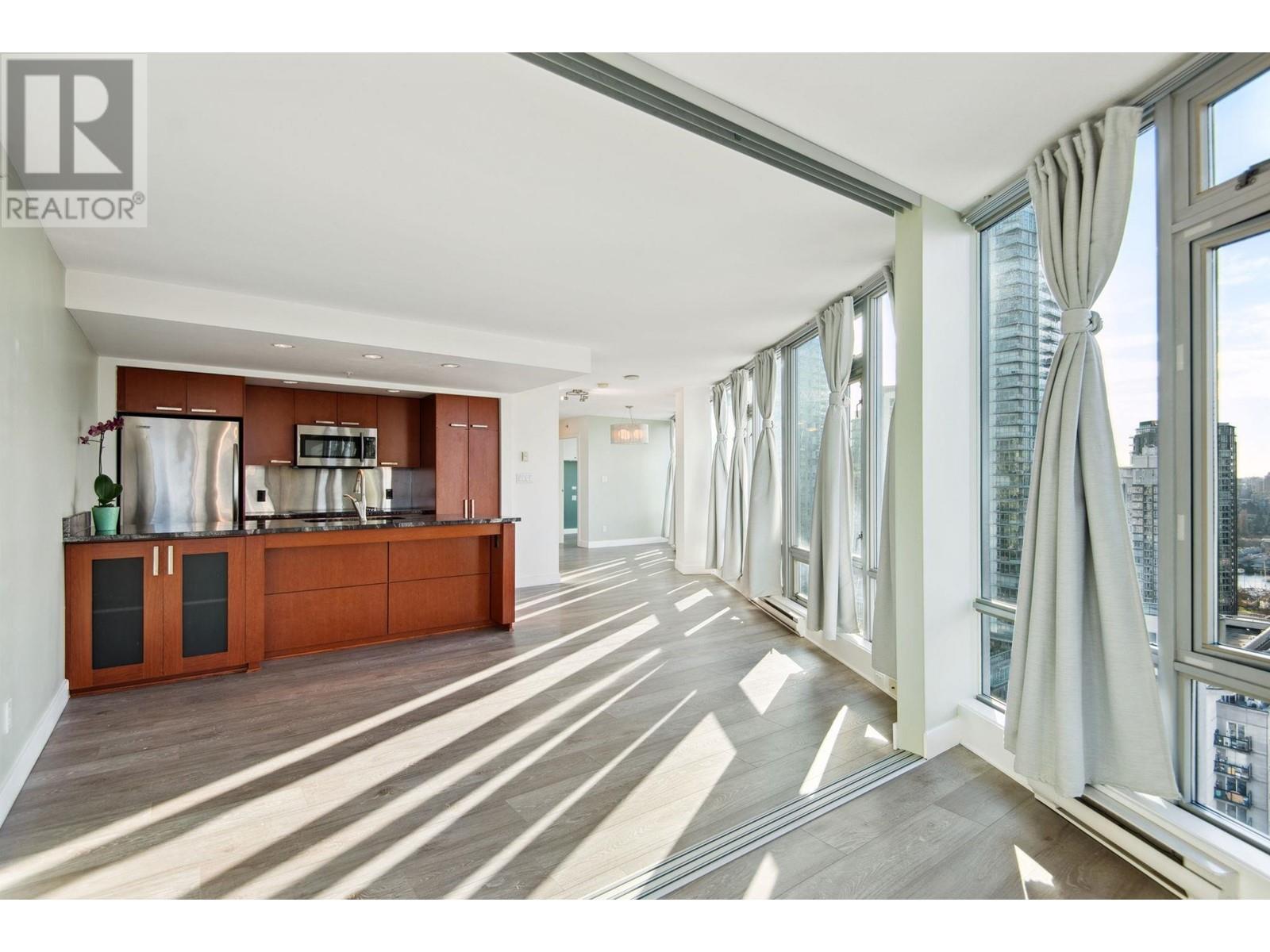 Listing Picture 13 of 31 : 2203 1255 SEYMOUR STREET, Vancouver / 溫哥華 - 魯藝地產 Yvonne Lu Group - MLS Medallion Club Member