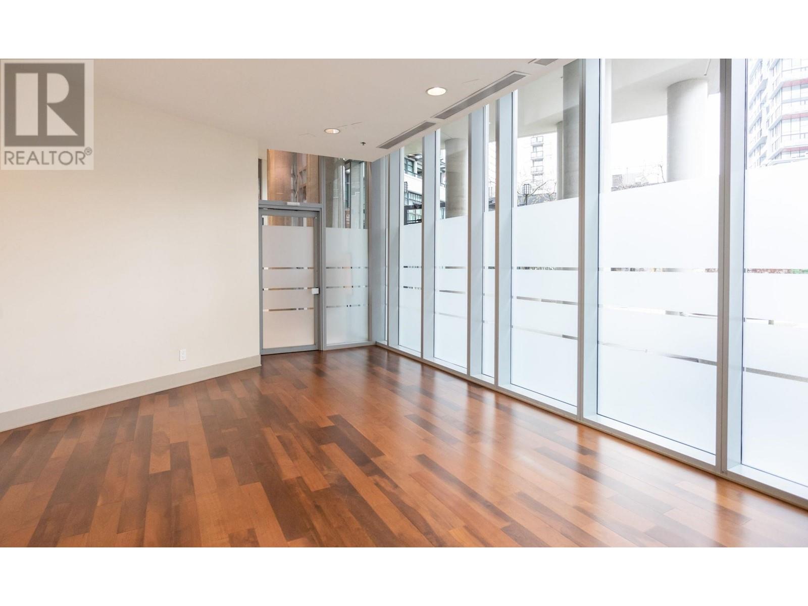 Listing Picture 29 of 31 : 2203 1255 SEYMOUR STREET, Vancouver / 溫哥華 - 魯藝地產 Yvonne Lu Group - MLS Medallion Club Member