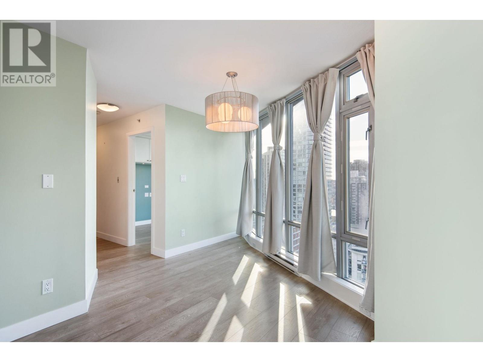 Listing Picture 6 of 31 : 2203 1255 SEYMOUR STREET, Vancouver / 溫哥華 - 魯藝地產 Yvonne Lu Group - MLS Medallion Club Member