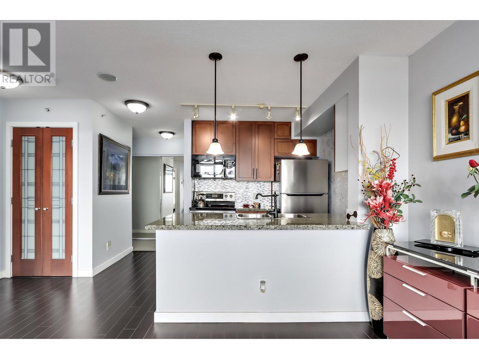 Listing Picture 5 of 25 : 2801 688 ABBOTT STREET, Vancouver / 溫哥華 - 魯藝地產 Yvonne Lu Group - MLS Medallion Club Member